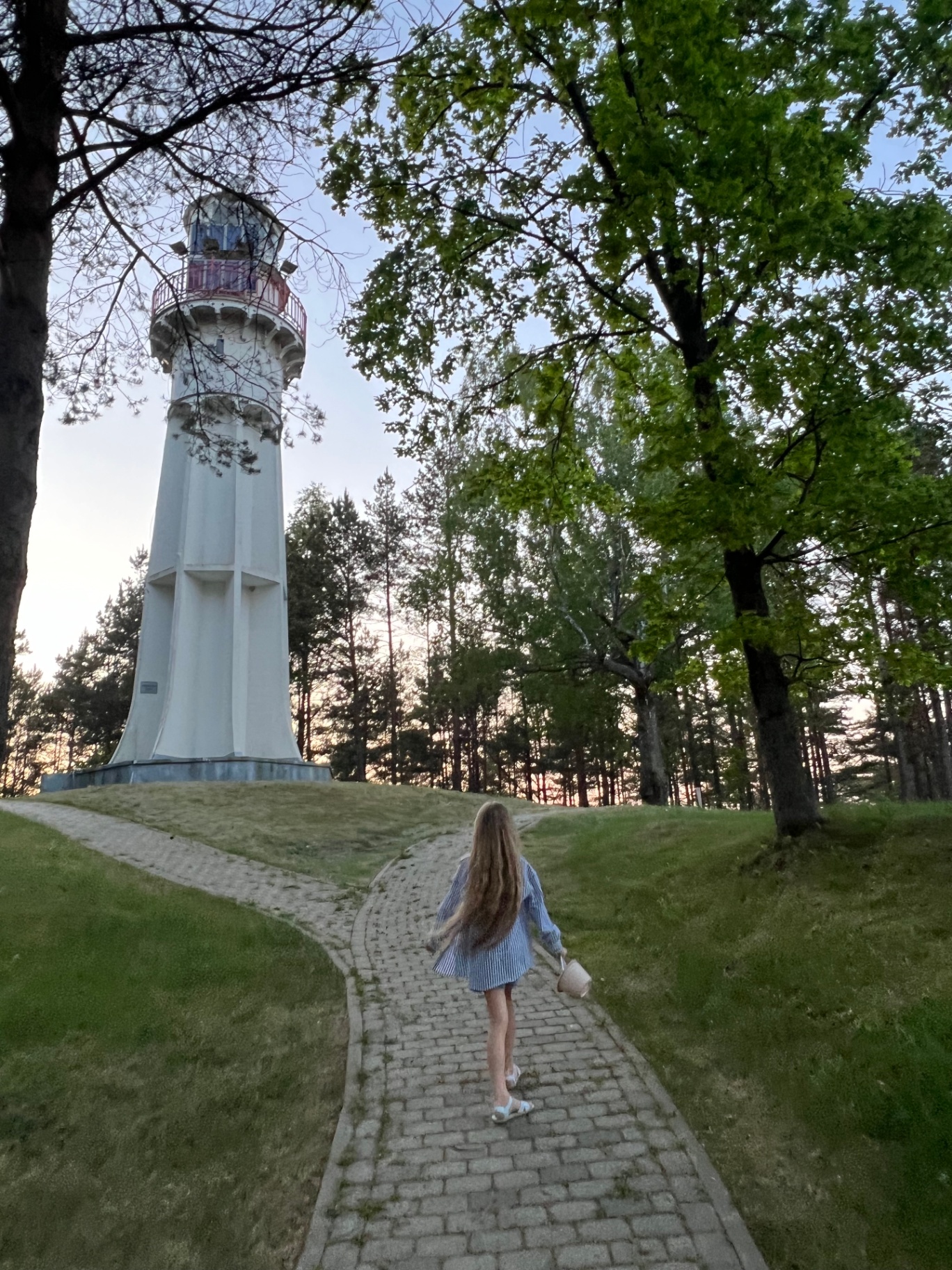Walk to the Mērsrags lighthouse